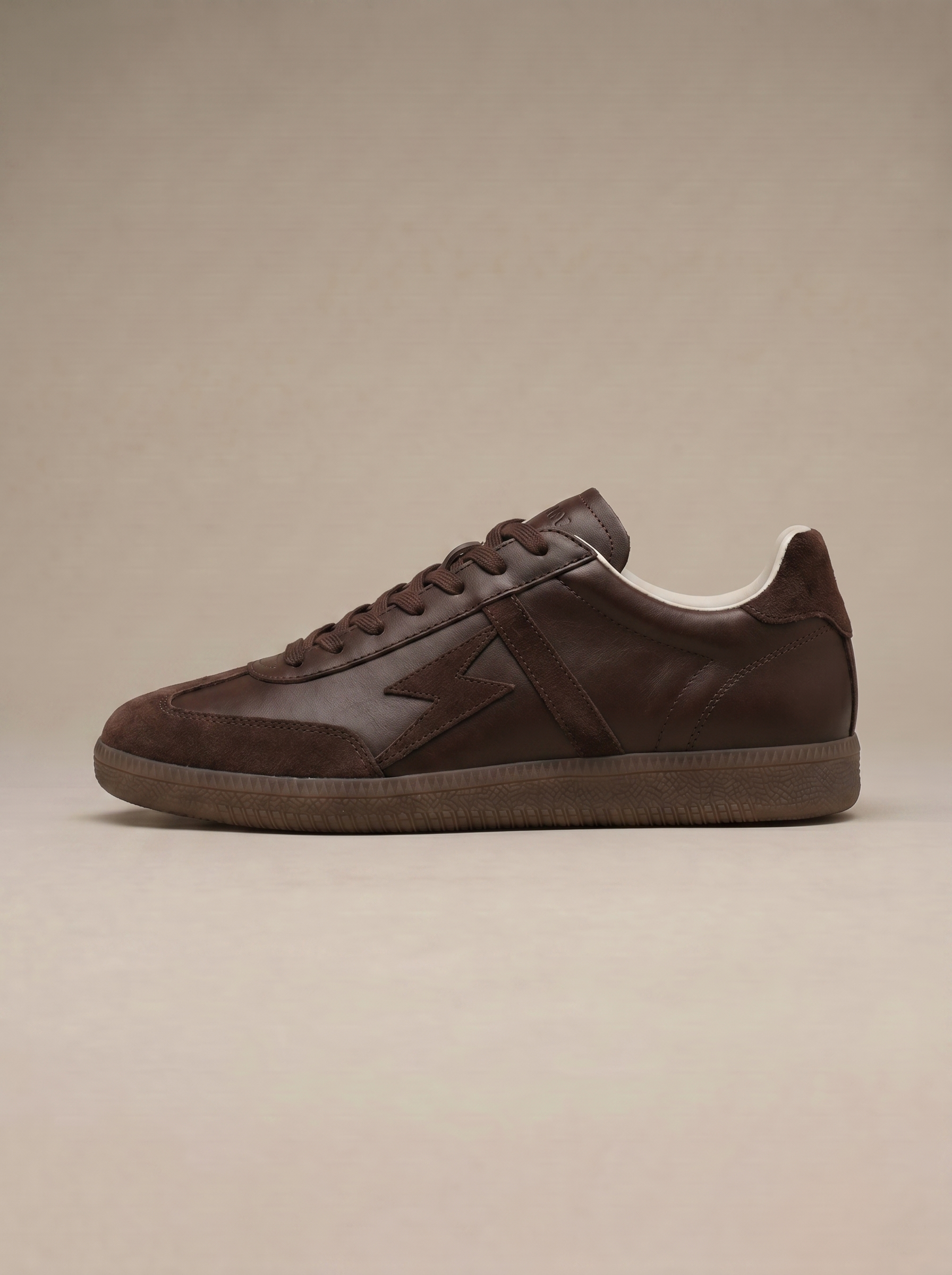 EZZY Court – Chocolate