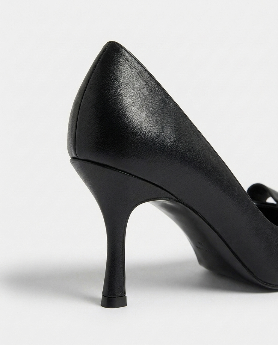 100% LEATHER KITTEN HEELS