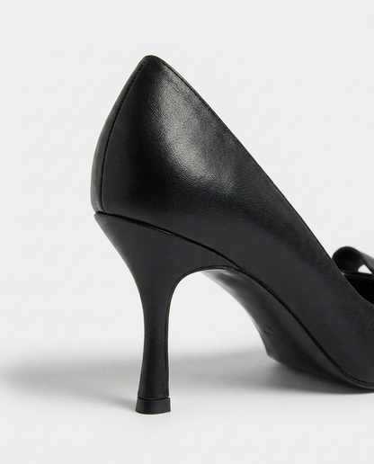 100% LEATHER KITTEN HEELS