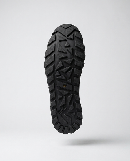 100% SEUDE BLACK SNEAKERS