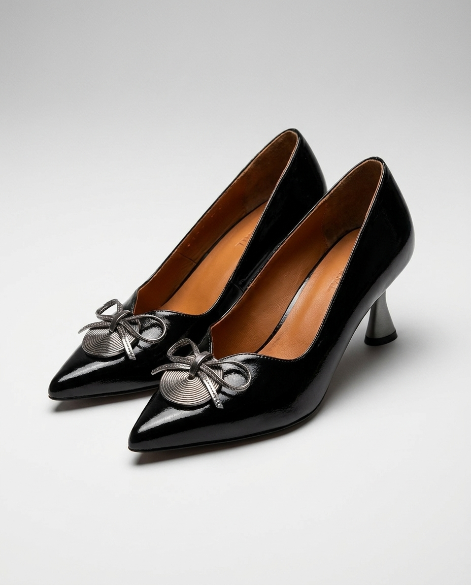 100% LEATHER KITTEN HEELS