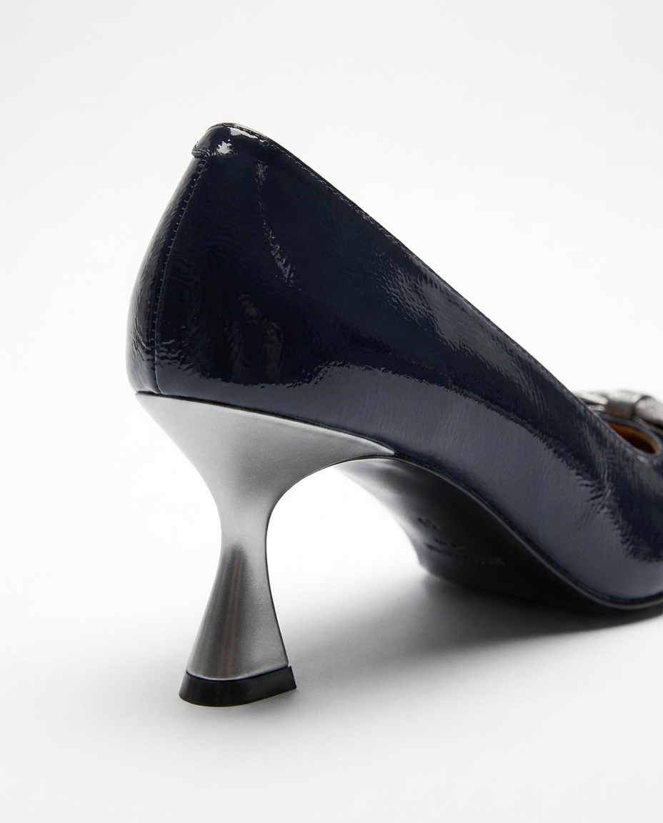 100% LEATHER KITTEN HEELS
