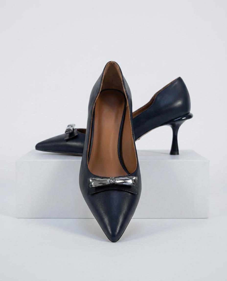 100% LEATHER KITTEN HEELS