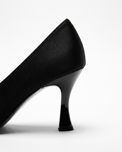 100% SEUDE KITTEN HEELS