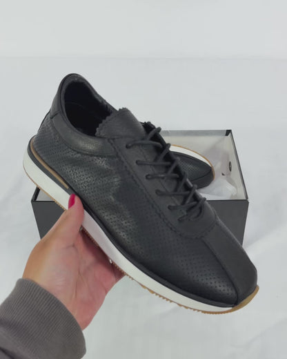 Leather sneakers