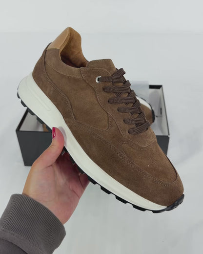 100% SUEDE SNEACKERS